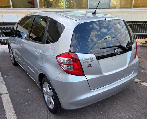 HONDA-FIT-2011