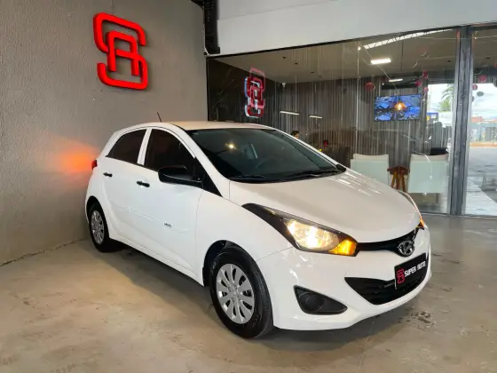 HYUNDAI HB20 1.0 COMFORT PLUS 12V FLEX 4P MANUAL HYUNDAI HB20 1.0 COMFORT PLUS 12V FLEX 4P MANUAL