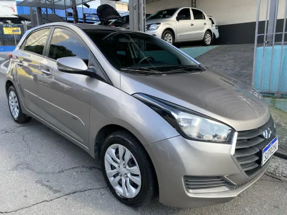 HYUNDAI HB20 1.6 COMFORT PLUS 16V FLEX 4P AUTOMÁTICO HYUNDAI HB20 1.6 COMFORT PLUS 16V FLEX 4P AUTOMÁTICO