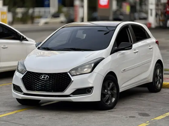HYUNDAI HB20 1.6 COMFORT PLUS 16V FLEX 4P MANUAL HYUNDAI HB20 1.6 COMFORT PLUS 16V FLEX 4P MANUAL