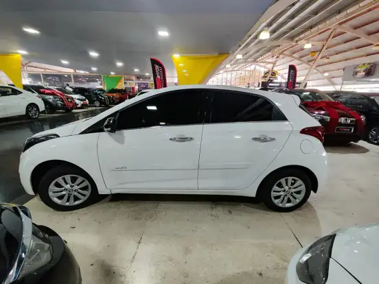 HYUNDAI-HB20-2012