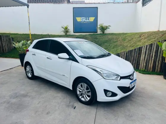 HYUNDAI HB20 1.6 PREMIUM 16V FLEX 4P MANUAL HYUNDAI HB20 1.6 PREMIUM 16V FLEX 4P MANUAL