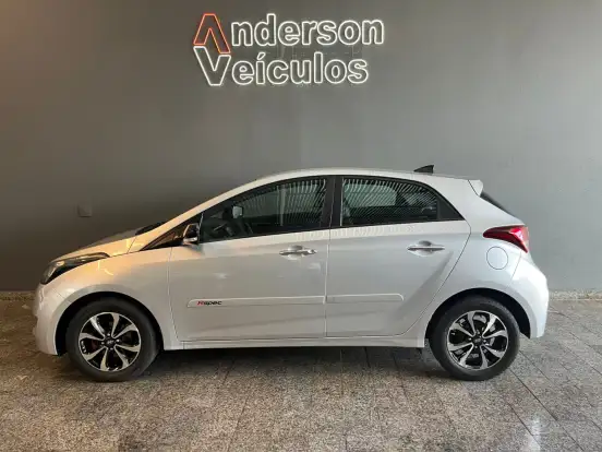 HYUNDAI-HB20-1.6 R SPEC 16V FLEX 4P AUTOMÁTICO HYUNDAI-HB20-2017