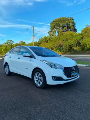 HYUNDAI HB20S 1.6 PREMIUM 16V FLEX 4P AUTOMÁTICO