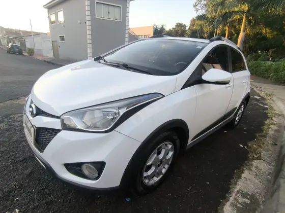 HYUNDAI HB20X 1.6 16V STYLE FLEX 4P MANUAL HYUNDAI HB20X 1.6 16V STYLE FLEX 4P MANUAL