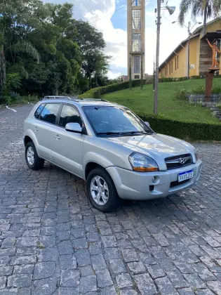 HYUNDAI TUCSON 2.0 MPFI GLS 16V 143CV 2WD FLEX 4P AUTOMÁTICO HYUNDAI TUCSON 2.0 MPFI GLS 16V 143CV 2WD FLEX 4P AUTOMÁTICO