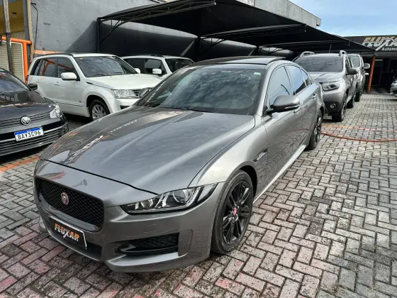 JAGUAR XE 2.0 16V SI4 TURBO GASOLINA R-SPORT 4P AUTOMÁTICO JAGUAR XE 2.0 16V SI4 TURBO GASOLINA R-SPORT 4P AUTOMÁTICO