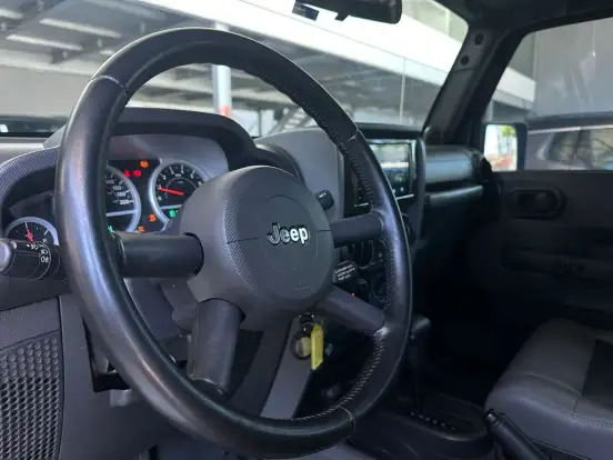 JEEP-WRANGLER-3.8 UNLIMITED SPORT 4X4 V6 12V GASOLINA 4P AUTOMATICO JEEP-WRANGLER-2010