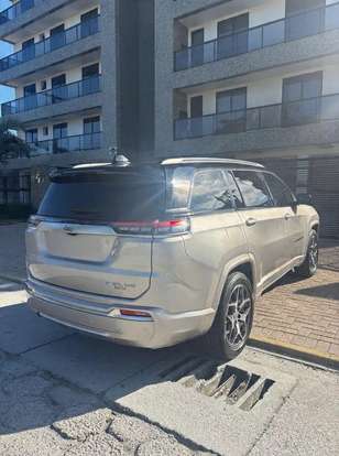 JEEP-COMMANDER-2022