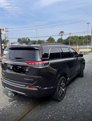 JEEP-COMMANDER-2021