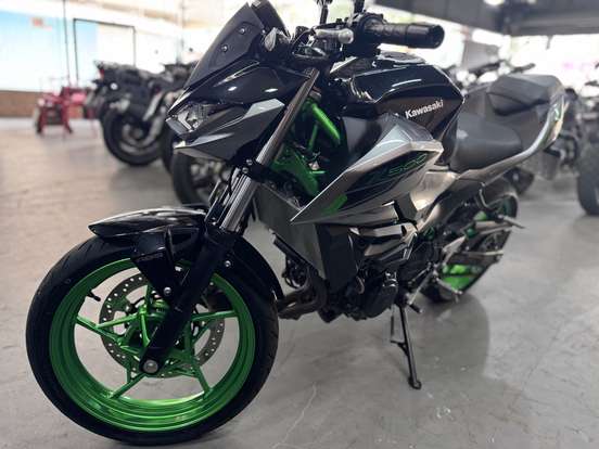 KAWASAKI-Z500 SE-2025