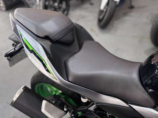 KAWASAKI-Z500 SE-2025