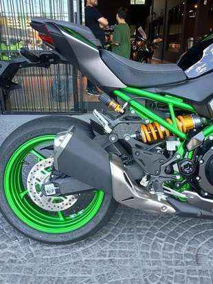 KAWASAKI-Z900 R EDITION-2025