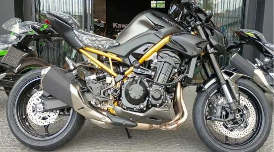 KAWASAKI-Z900-2026