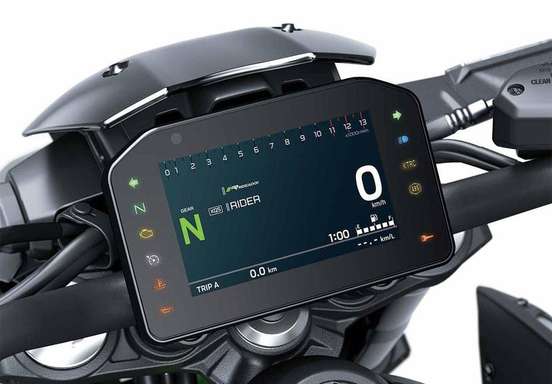 KAWASAKI-Z900-2026