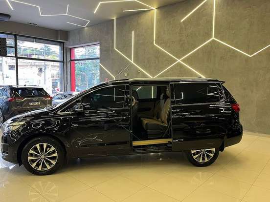 KIA-CARNIVAL-2017
