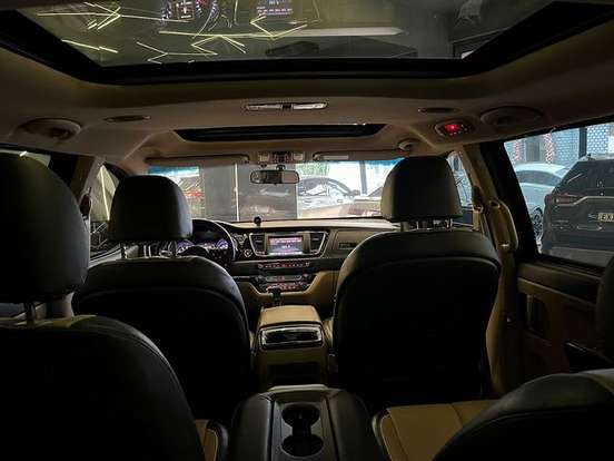 KIA-CARNIVAL-2017