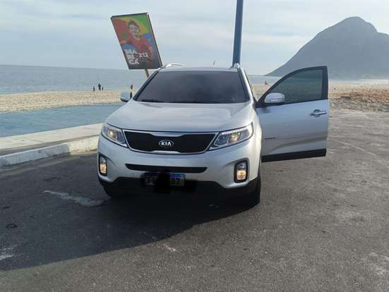 KIA-SORENTO-2013