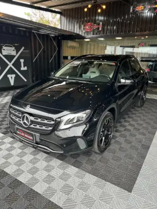 MERCEDES-BENZ-GLA 200-2019