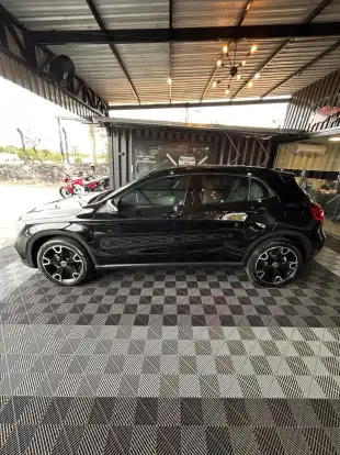 MERCEDES-BENZ-GLA 200-2019