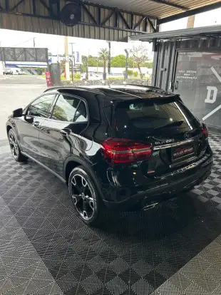 MERCEDES-BENZ-GLA 200-2019