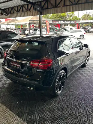 MERCEDES-BENZ-GLA 200-2019