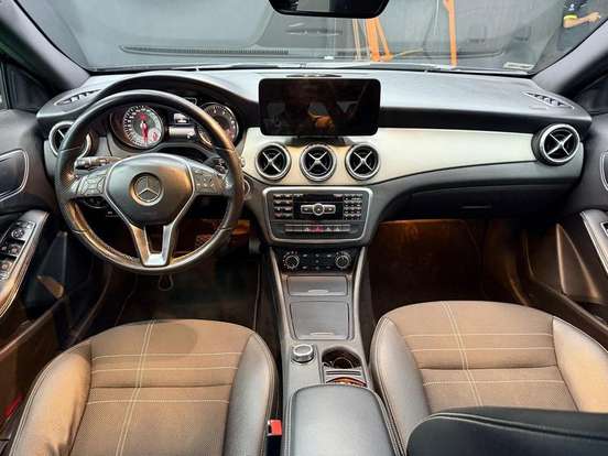MERCEDES-BENZ-GLA 200-2015