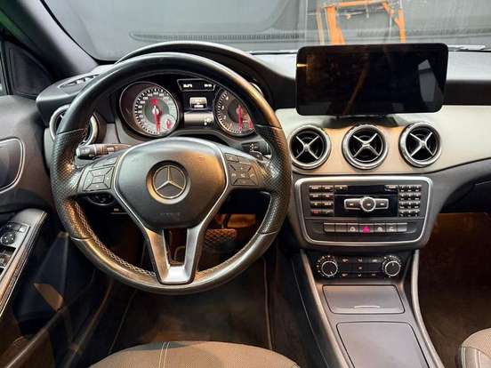 MERCEDES-BENZ-GLA 200-1.6 CGI ADVANCE 16V TURBO FLEX 4P AUTOMÁTICO MERCEDES-BENZ-GLA 200-2015
