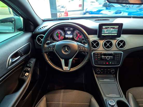 MERCEDES-BENZ-GLA 200-2015
