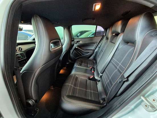MERCEDES-BENZ-GLA 200-2015