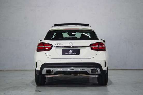 MERCEDES-BENZ-GLA 250-2018