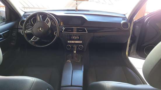 MERCEDES-BENZ-C 180-2011