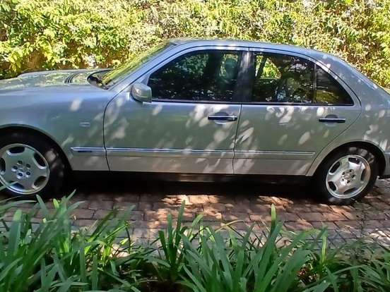 MERCEDES-BENZ-E 320-3.2 AVANTGARDE V6 GASOLINA 4P AUTOMÁTICO MERCEDES-BENZ-E 320-1997