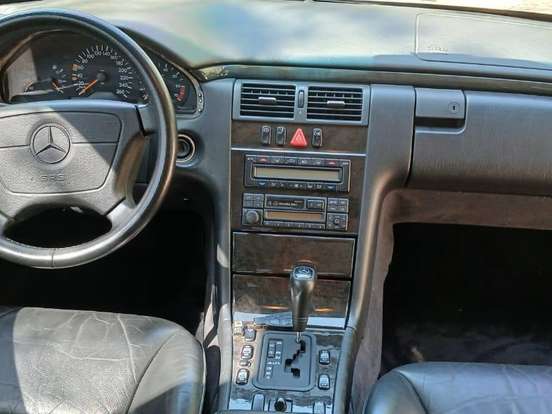 MERCEDES-BENZ-E 320-3.2 AVANTGARDE V6 GASOLINA 4P AUTOMÁTICO MERCEDES-BENZ-E 320-1997