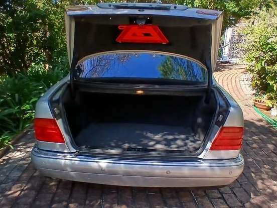 MERCEDES-BENZ-E 320-3.2 AVANTGARDE V6 GASOLINA 4P AUTOMÁTICO MERCEDES-BENZ-E 320-1997