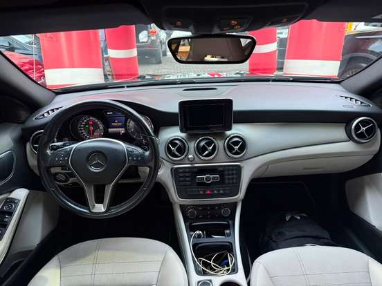 MERCEDES-BENZ-GLA 200-1.6 CGI ADVANCE 16V TURBO FLEX 4P AUTOMÁTICO MERCEDES-BENZ-GLA 200-2015