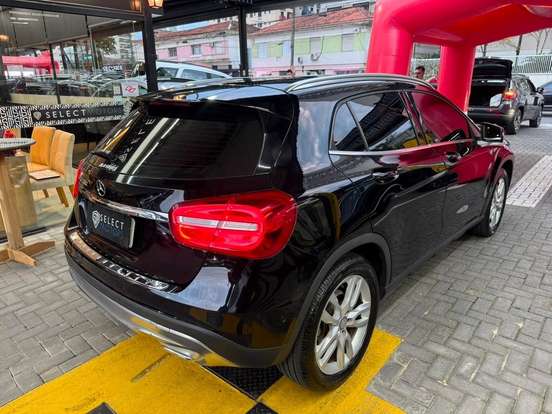 MERCEDES-BENZ-GLA 200-2015