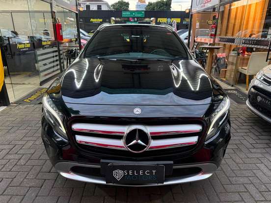 MERCEDES-BENZ-GLA 200-2015