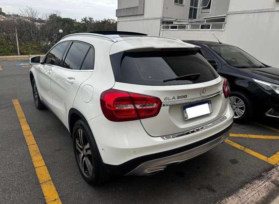 MERCEDES-BENZ-GLA 200-2017