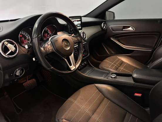 MERCEDES-BENZ-GLA 200-1.6 CGI VISION 16V TURBO GASOLINA 4P AUTOMÁTICO MERCEDES-BENZ-GLA 200-2014