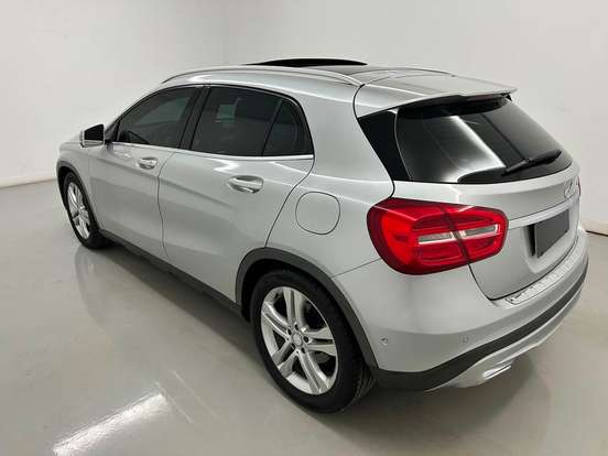MERCEDES-BENZ-GLA 200-1.6 CGI VISION 16V TURBO GASOLINA 4P AUTOMÁTICO MERCEDES-BENZ-GLA 200-2014