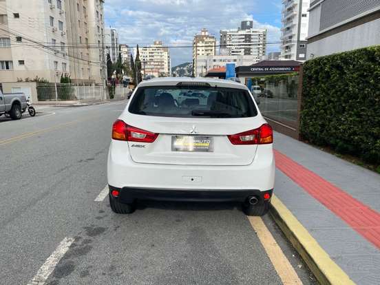 MITSUBISHI-ASX-2014