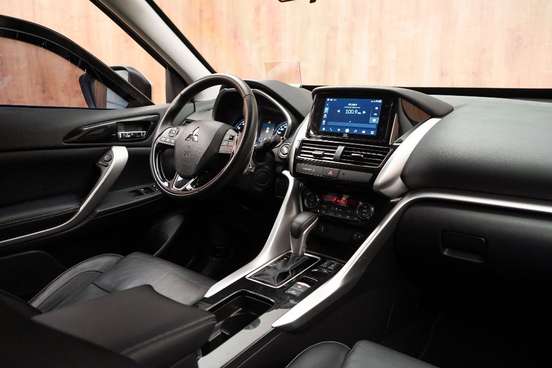 MITSUBISHI-ECLIPSE CROSS-1.5 MIVEC TURBO GASOLINA HPE CVT MITSUBISHI-ECLIPSE CROSS-2023