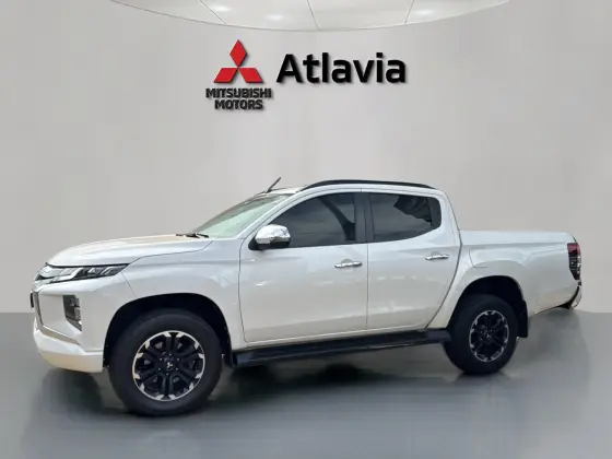 MITSUBISHI L200 TRITON 2.4 16V TURBO DIESEL SPORT HPE CD 4P 4X4 AUTOMÁTICO MITSUBISHI L200 TRITON 2.4 16V TURBO DIESEL SPORT HPE CD 4P 4X4 AUTOMÁTICO
