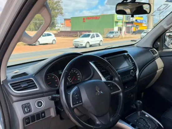 MITSUBISHI-L200 TRITON-2.4 16V TURBO DIESEL SPORT HPE-S CD 4P 4X4 AUTOMÁTICO MITSUBISHI-L200 TRITON-2019