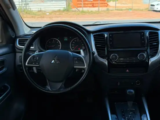 MITSUBISHI-L200 TRITON-2.4 16V TURBO DIESEL SPORT HPE-S CD 4P 4X4 AUTOMÁTICO MITSUBISHI-L200 TRITON-2019