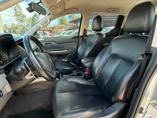 MITSUBISHI-L200 TRITON-2.4 16V TURBO DIESEL SPORT HPE-S CD 4P 4X4 AUTOMÁTICO MITSUBISHI-L200 TRITON-2019
