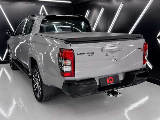 MITSUBISHI-L200 TRITON-2.4 16V TURBO DIESEL SPORT HPE-S URBAN CD 4P 4X4 AUTOMÁTICO MITSUBISHI-L200 TRITON-2024