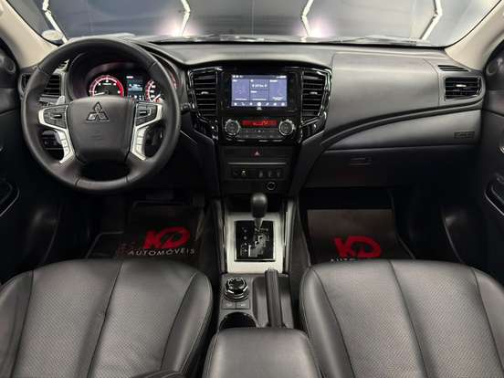 MITSUBISHI-L200 TRITON-2.4 16V TURBO DIESEL SPORT HPE-S URBAN CD 4P 4X4 AUTOMÁTICO MITSUBISHI-L200 TRITON-2024