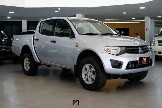 MITSUBISHI L200 TRITON 3.2 GL 4X4 CD 16V TURBO INTERCOLER DIESEL 4P MANUAL MITSUBISHI L200 TRITON 3.2 GL 4X4 CD 16V TURBO INTERCOLER DIESEL 4P MANUAL